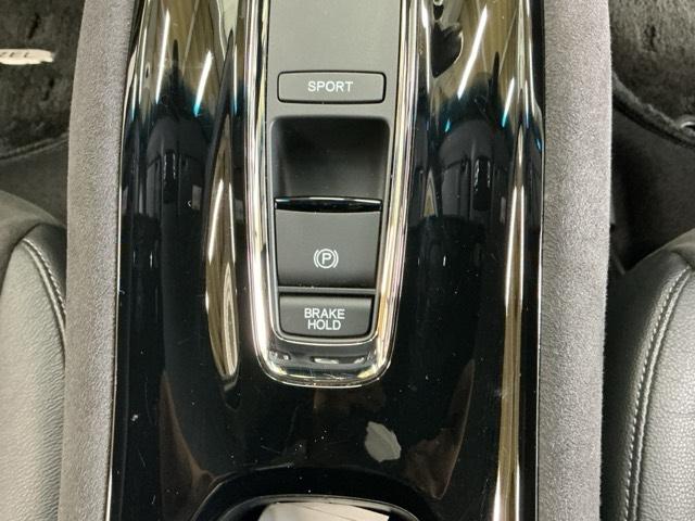 ヴェゼル ハイブリッドＲＳ・ホンダセンシング　ナビ　Ｒカメラ　ブルートゥース　フルセグ　ＥＴＣ付　定期点検記録簿　サイドＳＲＳ　フルオートエアコン　ＵＳＢ接続　両席エアバック　スマキー　オートクルーズコントロール　衝突軽減ブレーキシステム　イモビ（16枚目）