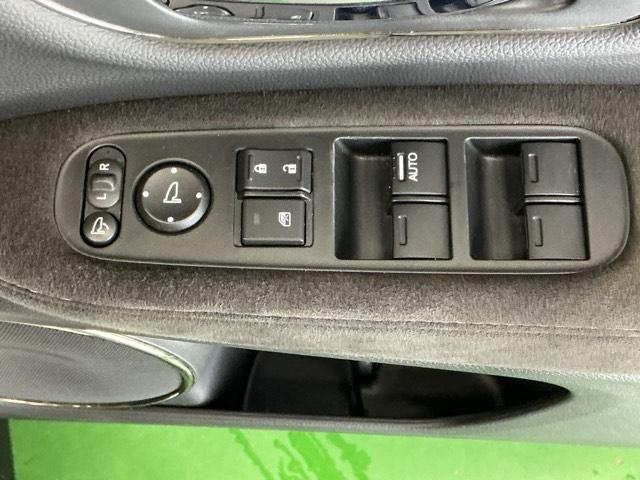 ヴェゼル ハイブリッドＲＳ・ホンダセンシング　ナビ　Ｒカメラ　ブルートゥース　フルセグ　ＥＴＣ付　定期点検記録簿　サイドＳＲＳ　フルオートエアコン　ＵＳＢ接続　両席エアバック　スマキー　オートクルーズコントロール　衝突軽減ブレーキシステム　イモビ（59枚目）