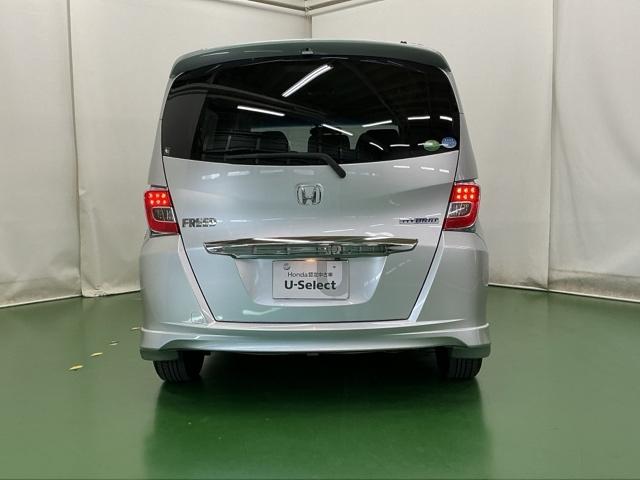 フリードハイブリッド ジャストセレクション　ナビ　Ｒカメラ　ブルートゥース　フルセグ　セキュリティー　横滑り防止機能　記録簿　地デジ　エアバック　ＤＶＤ再生可能　キーレスエントリー　ＰＳ　ＥＴＣ　３列　サイドカーテンエアバック　ＡＢＳ（9枚目）