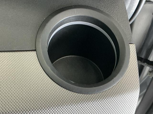 フリードハイブリッド ジャストセレクション　ナビ　Ｒカメラ　ブルートゥース　フルセグ　セキュリティー　横滑り防止機能　記録簿　地デジ　エアバック　ＤＶＤ再生可能　キーレスエントリー　ＰＳ　ＥＴＣ　３列　サイドカーテンエアバック　ＡＢＳ（16枚目）