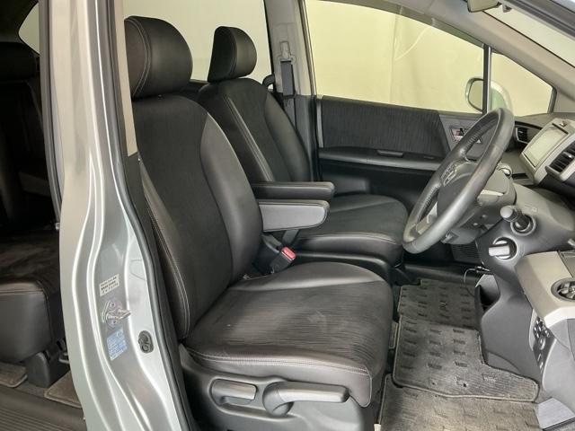 フリードハイブリッド ジャストセレクション　ナビ　Ｒカメラ　ブルートゥース　フルセグ　セキュリティー　横滑り防止機能　記録簿　地デジ　エアバック　ＤＶＤ再生可能　キーレスエントリー　ＰＳ　ＥＴＣ　３列　サイドカーテンエアバック　ＡＢＳ（17枚目）