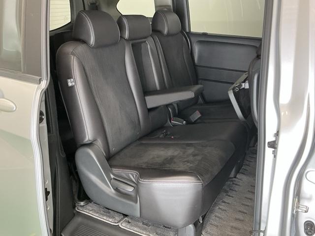 フリードハイブリッド ジャストセレクション　ナビ　Ｒカメラ　ブルートゥース　フルセグ　セキュリティー　横滑り防止機能　記録簿　地デジ　エアバック　ＤＶＤ再生可能　キーレスエントリー　ＰＳ　ＥＴＣ　３列　サイドカーテンエアバック　ＡＢＳ（18枚目）