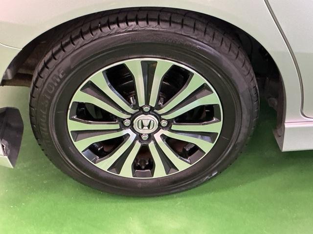 フリードハイブリッド ジャストセレクション　ナビ　Ｒカメラ　ブルートゥース　フルセグ　セキュリティー　横滑り防止機能　記録簿　地デジ　エアバック　ＤＶＤ再生可能　キーレスエントリー　ＰＳ　ＥＴＣ　３列　サイドカーテンエアバック　ＡＢＳ（29枚目）