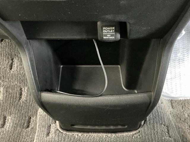 フリードハイブリッド ジャストセレクション　ナビ　Ｒカメラ　ブルートゥース　フルセグ　セキュリティー　横滑り防止機能　記録簿　地デジ　エアバック　ＤＶＤ再生可能　キーレスエントリー　ＰＳ　ＥＴＣ　３列　サイドカーテンエアバック　ＡＢＳ（58枚目）