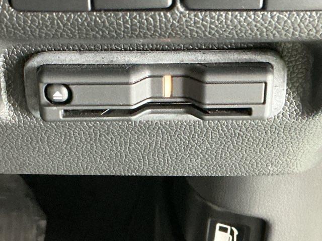 フリードハイブリッド ハイブリッド・モデューロX ドラレコ ナビ Rカメラ 後席モニター アイドリングストップ オートエアコン DVD スマ-トキ- クルコン LEDヘッドライト リアカメラ 衝突被害軽減システム VSA ETC フルセグTV USB(16枚目)