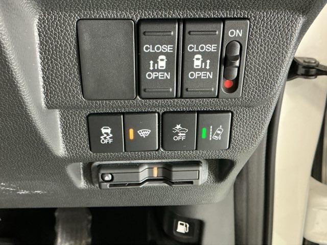 フリードハイブリッド ハイブリッド・モデューロX ドラレコ ナビ Rカメラ 後席モニター アイドリングストップ オートエアコン DVD スマ-トキ- クルコン LEDヘッドライト リアカメラ 衝突被害軽減システム VSA ETC フルセグTV USB(30枚目)