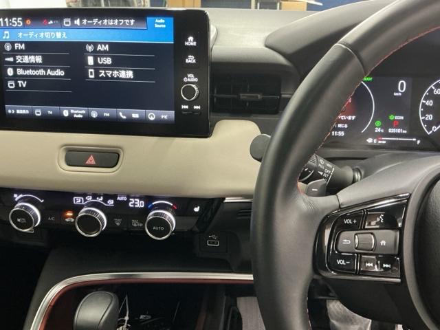 ヴェゼル e:HEVPLaY ナビ Rカメラ ブルートゥース フルセグ 衝突被害軽減ブレーキ カーテンエアバッグ 盗難防止装置 アイドルストップ Pセンサー ABS ESC フルオートエアコン リアカメラ シートヒータ エアバッグ(3枚目)