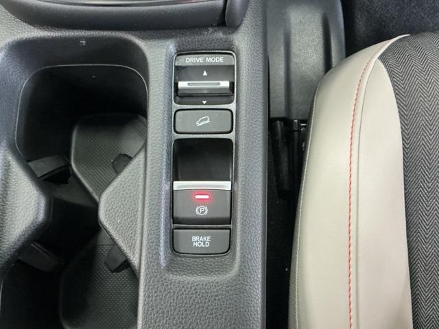 ヴェゼル e:HEVPLaY ナビ Rカメラ ブルートゥース フルセグ 衝突被害軽減ブレーキ カーテンエアバッグ 盗難防止装置 アイドルストップ Pセンサー ABS ESC フルオートエアコン リアカメラ シートヒータ エアバッグ(17枚目)