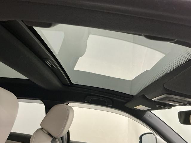 ヴェゼル e:HEVPLaY ナビ Rカメラ ブルートゥース フルセグ 衝突被害軽減ブレーキ カーテンエアバッグ 盗難防止装置 アイドルストップ Pセンサー ABS ESC フルオートエアコン リアカメラ シートヒータ エアバッグ(30枚目)