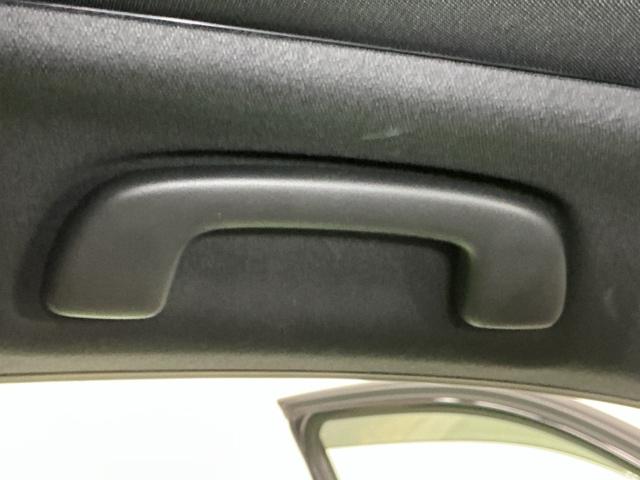 ヴェゼル e:HEVPLaY ナビ Rカメラ ブルートゥース フルセグ 衝突被害軽減ブレーキ カーテンエアバッグ 盗難防止装置 アイドルストップ Pセンサー ABS ESC フルオートエアコン リアカメラ シートヒータ エアバッグ(59枚目)