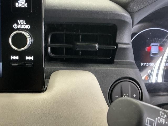 ヴェゼル e:HEVPLaY ナビ Rカメラ ブルートゥース フルセグ 衝突被害軽減ブレーキ カーテンエアバッグ 盗難防止装置 アイドルストップ Pセンサー ABS ESC フルオートエアコン リアカメラ シートヒータ エアバッグ(65枚目)