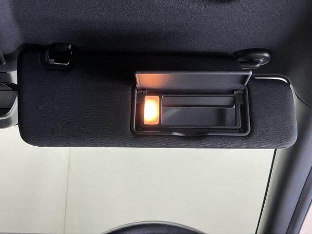 ヴェゼル e:HEVPLaY ナビ Rカメラ ブルートゥース フルセグ 衝突被害軽減ブレーキ カーテンエアバッグ 盗難防止装置 アイドルストップ Pセンサー ABS ESC フルオートエアコン リアカメラ シートヒータ エアバッグ(68枚目)