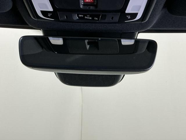 ヴェゼル e:HEVPLaY ナビ Rカメラ ブルートゥース フルセグ 衝突被害軽減ブレーキ カーテンエアバッグ 盗難防止装置 アイドルストップ Pセンサー ABS ESC フルオートエアコン リアカメラ シートヒータ エアバッグ(70枚目)