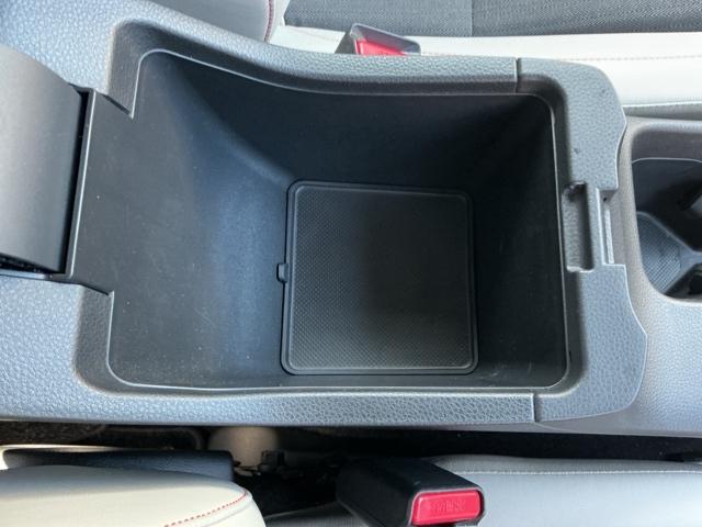 ヴェゼル e:HEVPLaY ナビ Rカメラ ブルートゥース フルセグ 衝突被害軽減ブレーキ カーテンエアバッグ 盗難防止装置 アイドルストップ Pセンサー ABS ESC フルオートエアコン リアカメラ シートヒータ エアバッグ(76枚目)