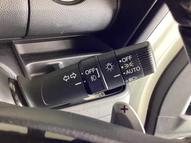 オートライトコントロールはライトのつけ忘れや消し忘れを防止。無灯火走行による事故を未然に防げます