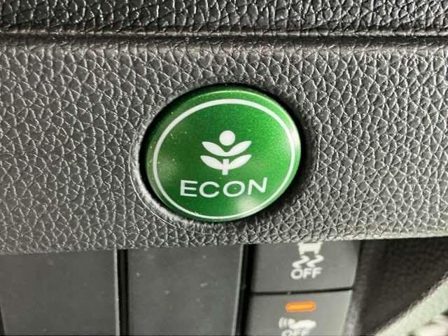 フィットハイブリッド Ｌパッケージ　ナビ　ＤＶＤ　ＣＤ　ワンセグＴＶ　ＥＴＣ　ＬＥＤ　ＥＣＯＮ　オートクルーズコントロール　イモビライザー　１セグＴＶ　ＥＳＣ　ＡＵＴＯエアコン　ＡＢＳ　運転席助手席エアバッグ　運転席エアバック（20枚目）