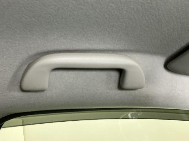 フィットハイブリッド Ｌパッケージ　ナビ　ＤＶＤ　ＣＤ　ワンセグＴＶ　ＥＴＣ　ＬＥＤ　ＥＣＯＮ　オートクルーズコントロール　イモビライザー　１セグＴＶ　ＥＳＣ　ＡＵＴＯエアコン　ＡＢＳ　運転席助手席エアバッグ　運転席エアバック（48枚目）