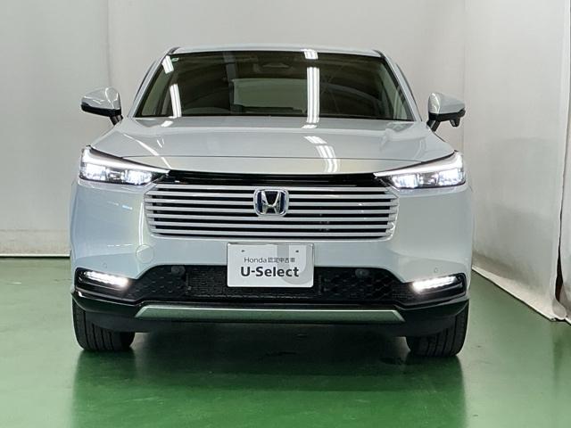 ヴェゼル ｅ：ＨＥＶＺ　コンビシート（プライムスムース×ファブリック）専用インテリア　衝突回避支援ブレーキ機能　スマキ　フルオートエアコン　エアバッグ　両席エアバック　記録簿付　パワーウィンドウ　ＬＥＤランプ　ソナー　ＡＢＳ（6枚目）