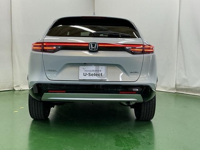 ヴェゼル ｅ：ＨＥＶＺ　コンビシート（プライムスムース×ファブリック）専用インテリア　衝突回避支援ブレーキ機能　スマキ　フルオートエアコン　エアバッグ　両席エアバック　記録簿付　パワーウィンドウ　ＬＥＤランプ　ソナー　ＡＢＳ（9枚目）