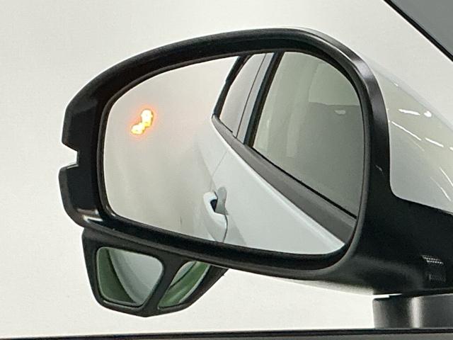 ヴェゼル ｅ：ＨＥＶＺ　コンビシート（プライムスムース×ファブリック）専用インテリア　衝突回避支援ブレーキ機能　スマキ　フルオートエアコン　エアバッグ　両席エアバック　記録簿付　パワーウィンドウ　ＬＥＤランプ　ソナー　ＡＢＳ（19枚目）