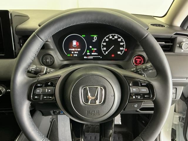 ヴェゼル ｅ：ＨＥＶＺ　コンビシート（プライムスムース×ファブリック）専用インテリア　衝突回避支援ブレーキ機能　スマキ　フルオートエアコン　エアバッグ　両席エアバック　記録簿付　パワーウィンドウ　ＬＥＤランプ　ソナー　ＡＢＳ（24枚目）