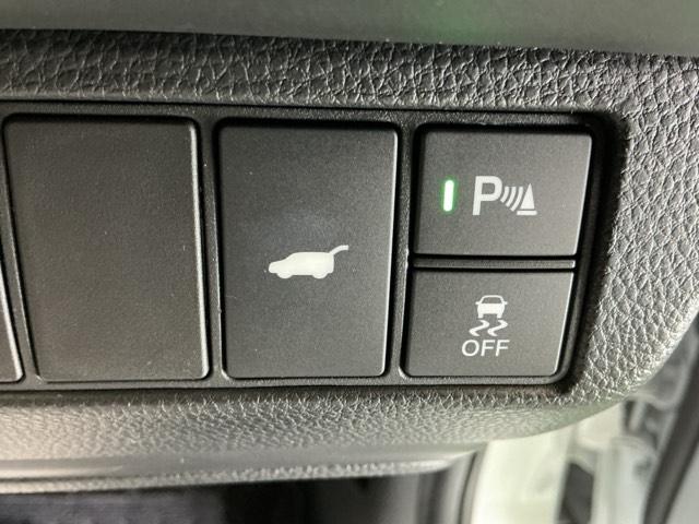 ヴェゼル ｅ：ＨＥＶＺ　コンビシート（プライムスムース×ファブリック）専用インテリア　衝突回避支援ブレーキ機能　スマキ　フルオートエアコン　エアバッグ　両席エアバック　記録簿付　パワーウィンドウ　ＬＥＤランプ　ソナー　ＡＢＳ（27枚目）