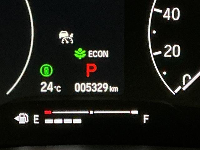 ヴェゼル ｅ：ＨＥＶＺ　コンビシート（プライムスムース×ファブリック）専用インテリア　衝突回避支援ブレーキ機能　スマキ　フルオートエアコン　エアバッグ　両席エアバック　記録簿付　パワーウィンドウ　ＬＥＤランプ　ソナー　ＡＢＳ（32枚目）