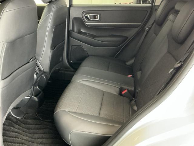 ヴェゼル ｅ：ＨＥＶＺ　コンビシート（プライムスムース×ファブリック）専用インテリア　衝突回避支援ブレーキ機能　スマキ　フルオートエアコン　エアバッグ　両席エアバック　記録簿付　パワーウィンドウ　ＬＥＤランプ　ソナー　ＡＢＳ（56枚目）