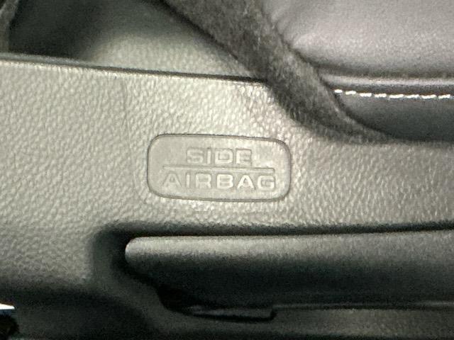 ヴェゼル ｅ：ＨＥＶＺ　コンビシート（プライムスムース×ファブリック）専用インテリア　衝突回避支援ブレーキ機能　スマキ　フルオートエアコン　エアバッグ　両席エアバック　記録簿付　パワーウィンドウ　ＬＥＤランプ　ソナー　ＡＢＳ（63枚目）