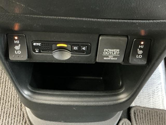 Ｎ－ＯＮＥ プレミアムツアラーＳＳネオクラシックレーサーパッケジ　ナビ　Ｒカメラ　ブルートゥース　フルセグ　低全高ルーフ　ＥＣＯＮ　エアバッグ　ＤＶＤ　ベンチシート　地デジ　Ｂカメラ　ターボ　サイドカーテンエアバック　前席シートヒーター　横滑り防止装置　ＥＴＣ（15枚目）