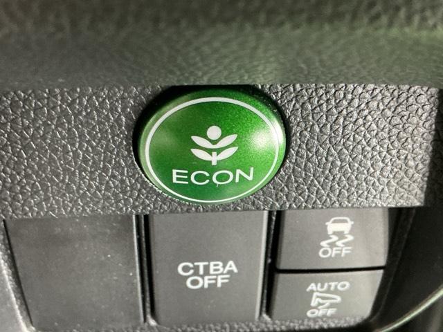 Ｎ－ＯＮＥ プレミアムツアラーＳＳネオクラシックレーサーパッケジ　ナビ　Ｒカメラ　ブルートゥース　フルセグ　低全高ルーフ　ＥＣＯＮ　エアバッグ　ＤＶＤ　ベンチシート　地デジ　Ｂカメラ　ターボ　サイドカーテンエアバック　前席シートヒーター　横滑り防止装置　ＥＴＣ（24枚目）