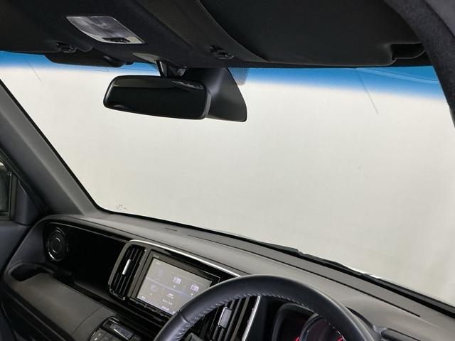 Ｎ－ＯＮＥ プレミアムツアラーＳＳネオクラシックレーサーパッケジ　ナビ　Ｒカメラ　ブルートゥース　フルセグ　低全高ルーフ　ＥＣＯＮ　エアバッグ　ＤＶＤ　ベンチシート　地デジ　Ｂカメラ　ターボ　サイドカーテンエアバック　前席シートヒーター　横滑り防止装置　ＥＴＣ（25枚目）