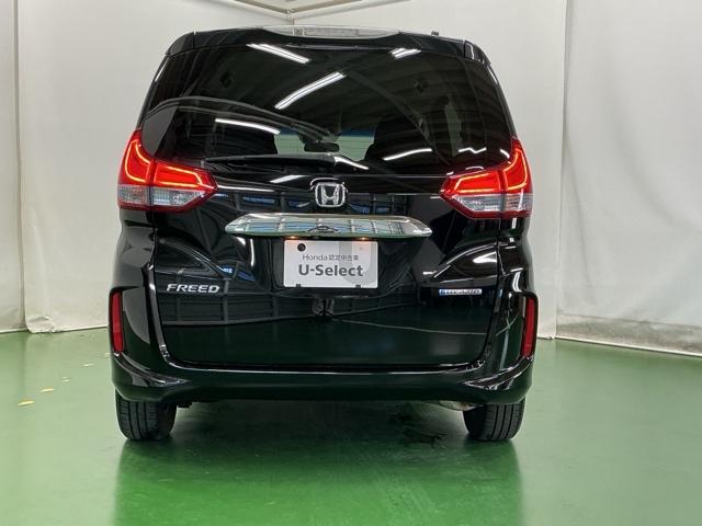 フリードハイブリッド ハイブリッド・Ｇホンダセンシング　ナビ　Ｒカメラ　ブルートゥース　フルセグ　軽減ブレーキ　キーフリーシステム　記録簿　ＤＶＤ再生可能　ＥＣＯＮ　後カメラ　Ａクルーズ　ＬＥＤヘッドランプ　横滑防止　パワーウインドウ　３列シート　ＥＴＣ付（9枚目）