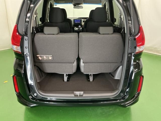 フリードハイブリッド ハイブリッド・Ｇホンダセンシング　ナビ　Ｒカメラ　ブルートゥース　フルセグ　軽減ブレーキ　キーフリーシステム　記録簿　ＤＶＤ再生可能　ＥＣＯＮ　後カメラ　Ａクルーズ　ＬＥＤヘッドランプ　横滑防止　パワーウインドウ　３列シート　ＥＴＣ付（29枚目）