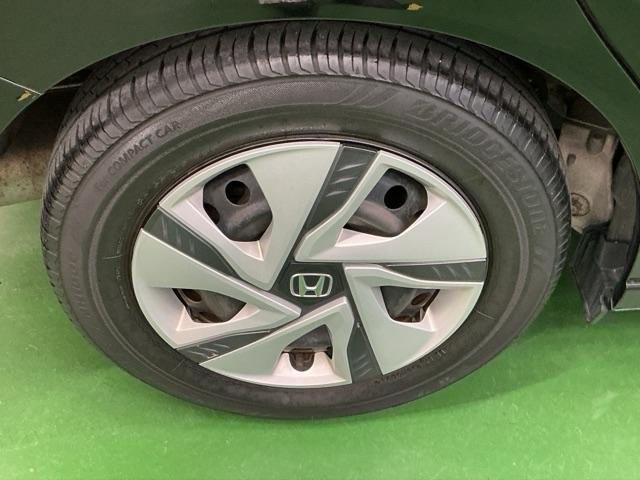フリードハイブリッド ハイブリッド・Ｇホンダセンシング　ナビ　Ｒカメラ　ブルートゥース　フルセグ　軽減ブレーキ　キーフリーシステム　記録簿　ＤＶＤ再生可能　ＥＣＯＮ　後カメラ　Ａクルーズ　ＬＥＤヘッドランプ　横滑防止　パワーウインドウ　３列シート　ＥＴＣ付（32枚目）