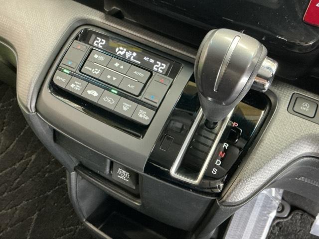 ステップワゴンスパーダ スパーダホンダセンシング　ドラレコ　ナビ　Ｒカメラ　ブルートゥース　盗難防止　助手席エアバッグ　Ｗパワスラ　記録簿有　地デジ　ＬＥＤライト　横滑り防止システム　オートエアコン　リアカメラ　ドライブレコーダー装着車　ＵＳＢ（16枚目）