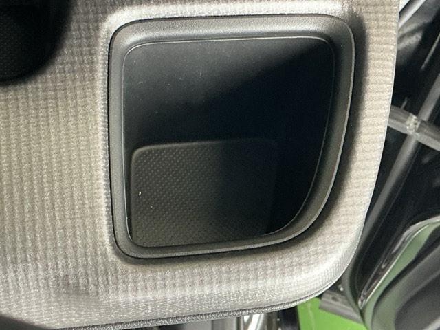 ステップワゴンスパーダ スパーダホンダセンシング　ドラレコ　ナビ　Ｒカメラ　ブルートゥース　盗難防止　助手席エアバッグ　Ｗパワスラ　記録簿有　地デジ　ＬＥＤライト　横滑り防止システム　オートエアコン　リアカメラ　ドライブレコーダー装着車　ＵＳＢ（17枚目）