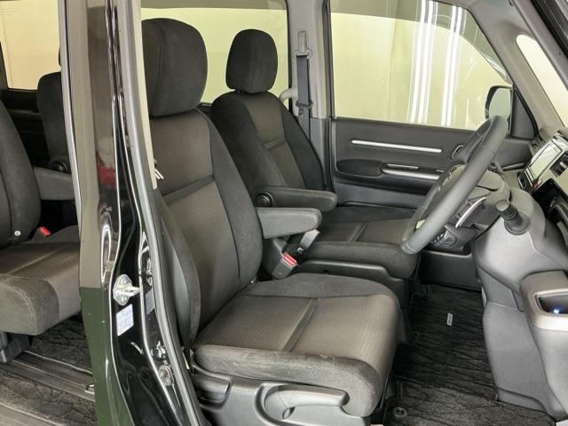 ステップワゴンスパーダ スパーダホンダセンシング　ドラレコ　ナビ　Ｒカメラ　ブルートゥース　盗難防止　助手席エアバッグ　Ｗパワスラ　記録簿有　地デジ　ＬＥＤライト　横滑り防止システム　オートエアコン　リアカメラ　ドライブレコーダー装着車　ＵＳＢ（19枚目）