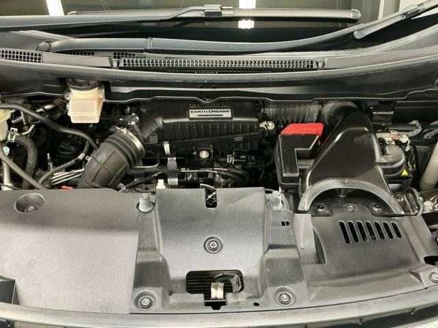 ステップワゴンスパーダ スパーダホンダセンシング　ドラレコ　ナビ　Ｒカメラ　ブルートゥース　盗難防止　助手席エアバッグ　Ｗパワスラ　記録簿有　地デジ　ＬＥＤライト　横滑り防止システム　オートエアコン　リアカメラ　ドライブレコーダー装着車　ＵＳＢ（32枚目）