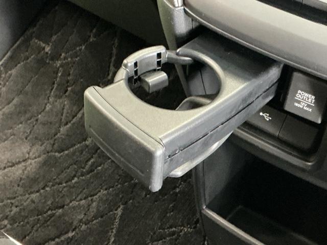 ステップワゴンスパーダ スパーダホンダセンシング　ドラレコ　ナビ　Ｒカメラ　ブルートゥース　盗難防止　助手席エアバッグ　Ｗパワスラ　記録簿有　地デジ　ＬＥＤライト　横滑り防止システム　オートエアコン　リアカメラ　ドライブレコーダー装着車　ＵＳＢ（52枚目）