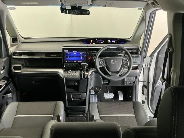 ステップワゴンスパーダ スパーダ・クールスピリットホンダセンシング　ドラレコ　ナビ　Ｒカメラ　ブルートゥース　サイドエアバック　スマートキ　左右電動スライドドア　バックモニタ　地ＴＶ　三列シート　ＵＳＢ　助手席エアバッグ　ドライブレコーダ　ＡＡＣ　横滑り防止機能（2枚目）