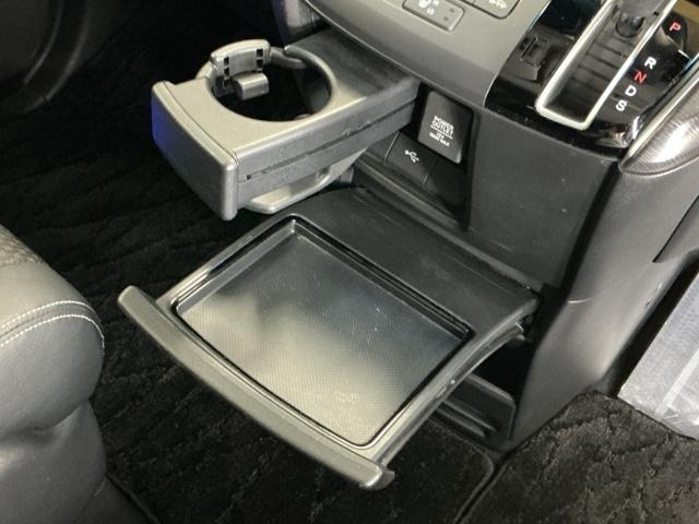 ステップワゴンスパーダ スパーダ・クールスピリットホンダセンシング　ドラレコ　ナビ　Ｒカメラ　ブルートゥース　サイドエアバック　スマートキ　左右電動スライドドア　バックモニタ　地ＴＶ　三列シート　ＵＳＢ　助手席エアバッグ　ドライブレコーダ　ＡＡＣ　横滑り防止機能（20枚目）