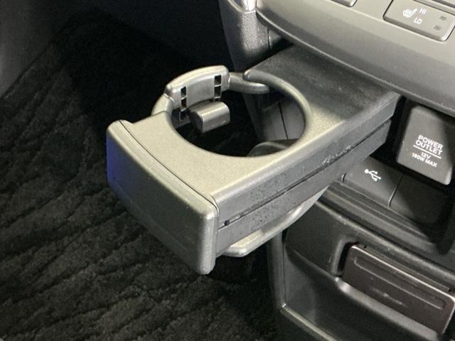 ステップワゴンスパーダ スパーダ・クールスピリットホンダセンシング　ドラレコ　ナビ　Ｒカメラ　ブルートゥース　サイドエアバック　スマートキ　左右電動スライドドア　バックモニタ　地ＴＶ　三列シート　ＵＳＢ　助手席エアバッグ　ドライブレコーダ　ＡＡＣ　横滑り防止機能（68枚目）