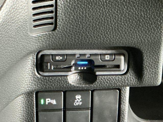 N-BOXカスタム L ドラレコ ナビ Rカメラ ブルートゥース 両席電動スライドドア Pソナー サイドエアバッグ Aストップ シートヒータ ベンチシート 点検記録簿 キーフリーシステム LEDライト リアカメ AC ETC(15枚目)