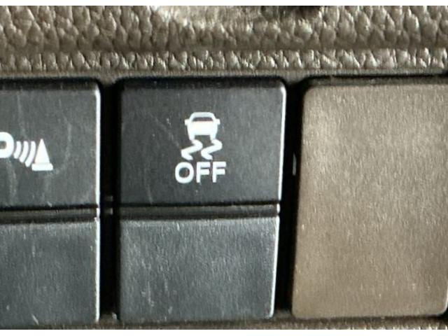 Ｎ－ＢＯＸ Ｌ　ナビ　Ｒカメラ　ブルートゥース　フルセグＴＶ　衝突回避支援ブレーキ　Ｉ－ＳＴＯＰ　クリソナ　ＰＷ　パワステ　Ｓヒーター　スマ－トキ－　Ｂカメ　地デジＴＶ　横滑り防止　ＥＴＣ車載器　整備記録簿　ＤＶＤ（27枚目）