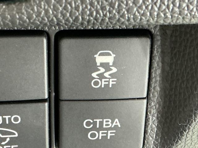 フィット 13G・Lパッケージ Rカメラ ブルートゥース CD ETC 軽減ブレーキ 盗難警報装置 Bカメ Sキー フルオートエアコン 整備記録簿 リモコンキー サイドSRS 横滑り防止機能 エアバック アイスト パワーウィンド(20枚目)