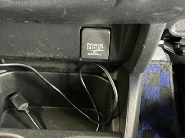 フィット 13G・Lパッケージ Rカメラ ブルートゥース CD ETC 軽減ブレーキ 盗難警報装置 Bカメ Sキー フルオートエアコン 整備記録簿 リモコンキー サイドSRS 横滑り防止機能 エアバック アイスト パワーウィンド(45枚目)