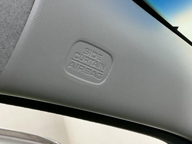 フィット 13G・Lパッケージ Rカメラ ブルートゥース CD ETC 軽減ブレーキ 盗難警報装置 Bカメ Sキー フルオートエアコン 整備記録簿 リモコンキー サイドSRS 横滑り防止機能 エアバック アイスト パワーウィンド(49枚目)