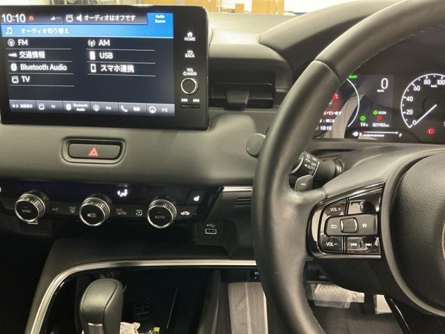 ヴェゼル e:HEVZ ナビ Rカメラ ブルートゥース フルセグ 衝突回避支援ブレーキ機能 スマキ Pトランク フルオートエアコン エアバッグ 両席エアバック 記録簿付 パワーウィンドウ LEDランプ ソナー クルーズC(3枚目)