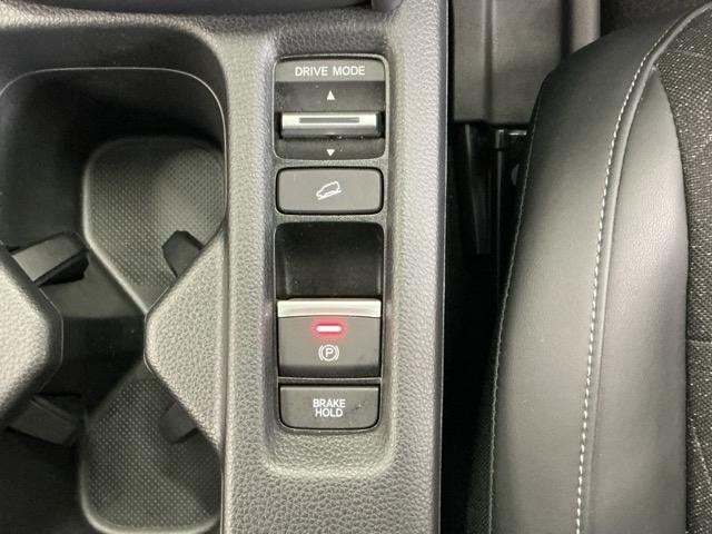 ヴェゼル e:HEVZ ナビ Rカメラ ブルートゥース フルセグ 衝突回避支援ブレーキ機能 スマキ Pトランク フルオートエアコン エアバッグ 両席エアバック 記録簿付 パワーウィンドウ LEDランプ ソナー クルーズC(16枚目)